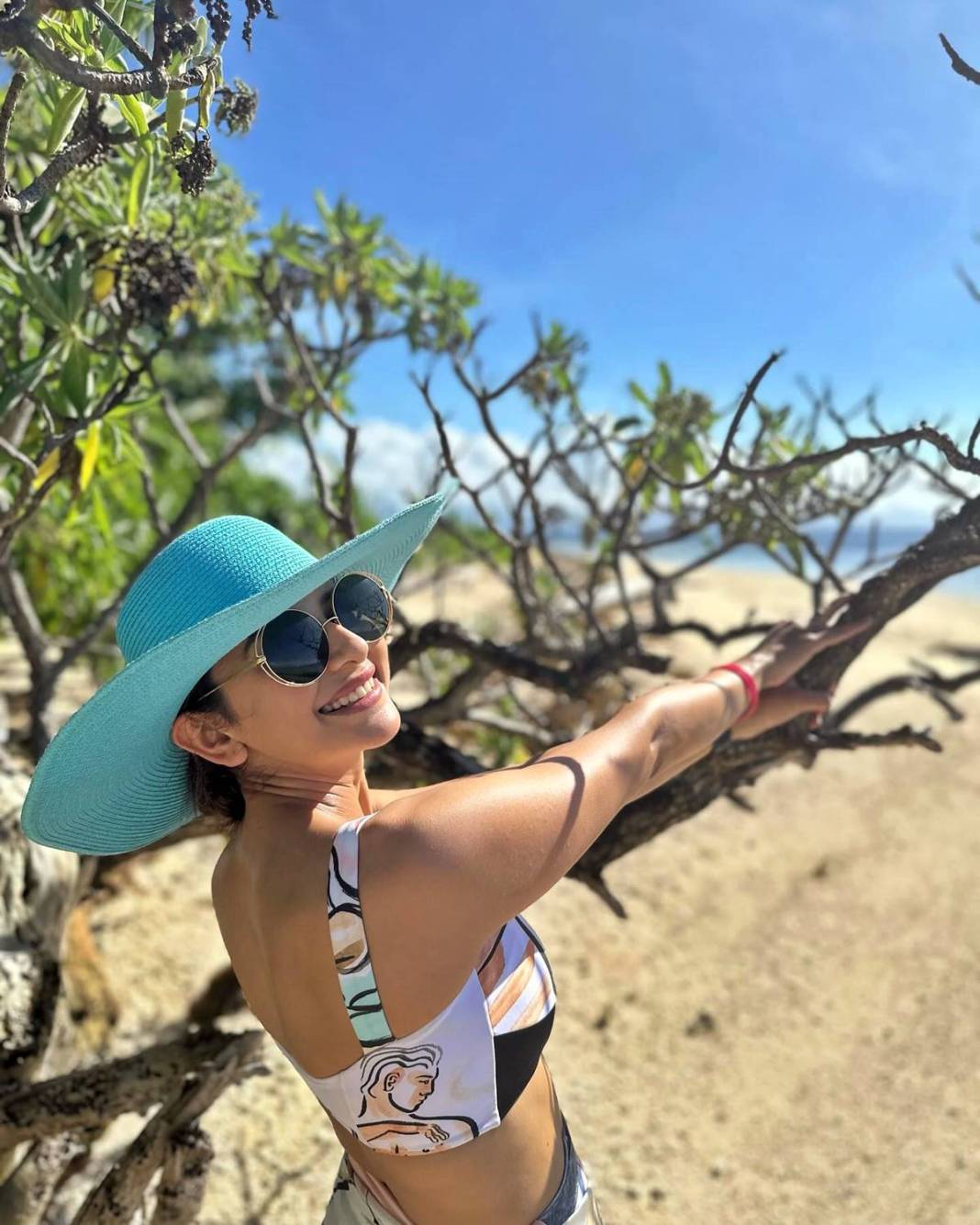 Ünlü oyuncu yürekleri ağza getirdi! Apar topar hastaneye kaldırıldı 24